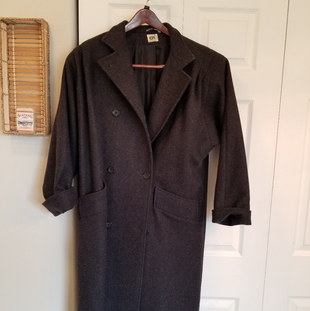 100% Wool trenchcoat
